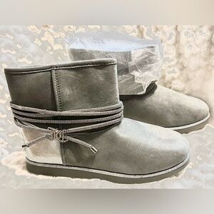 NEW Juicy Couture faux fur Kandar Grey Silver Ankle Boots women’s  size 9